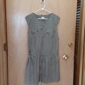 Sleeveless Black & White Patterned Pull-On Dress